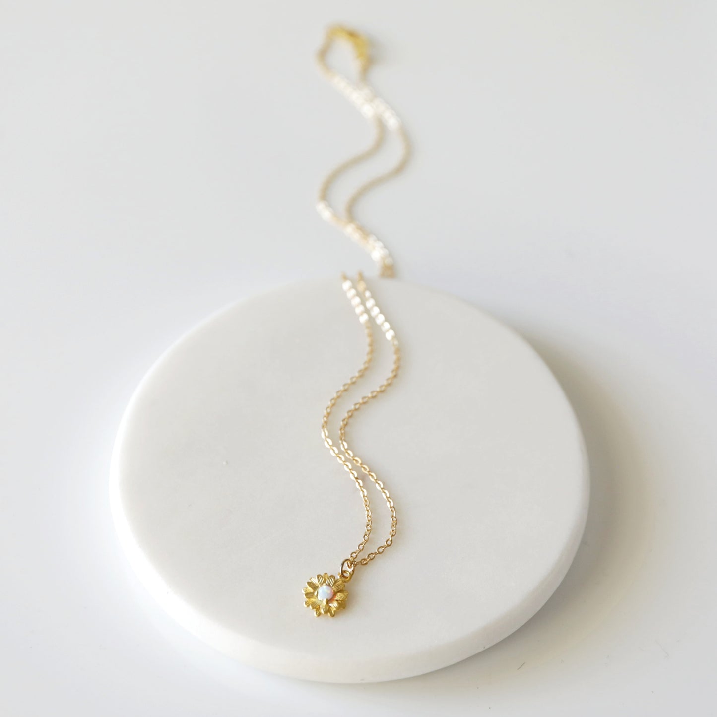 Dainty Gold Flower with White Opal Stone Necklace, Flower Opal Necklace, Gift for Best Friends, Bridesmaid Gift, Birthday Gift