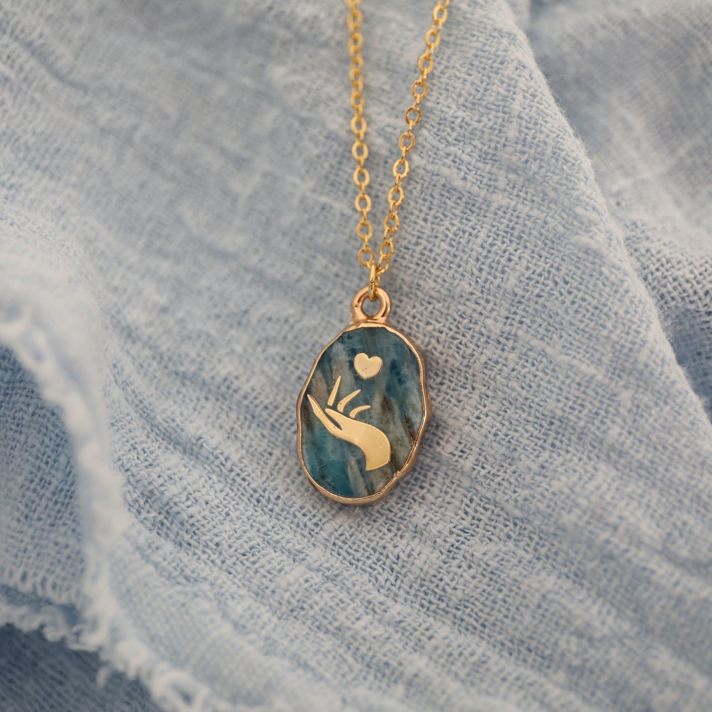 Hand Holding Heart Necklace, Heart Necklace,Natural Apatite Pendant Necklace, Spiritual Jewelry, Gift for Her, Minimalist Jewelry