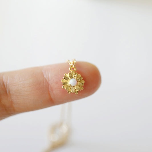 Dainty Gold Flower with White Opal Stone Necklace, Flower Opal Necklace, Gift for Best Friends, Bridesmaid Gift, Birthday Gift